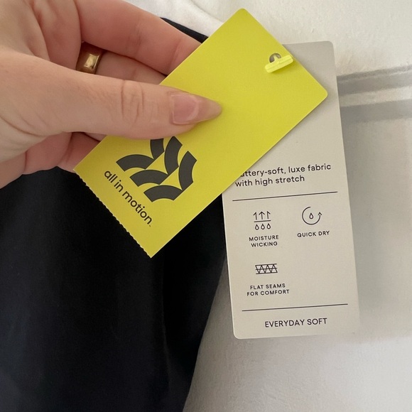 NWT Black and White Strappy Tank Top - Picture 5 of 6